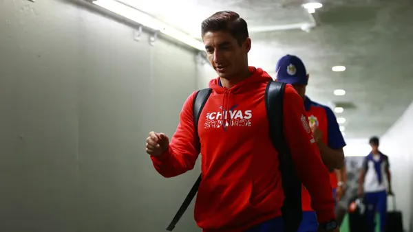 El Cone Brizuela no es el único jugador en Chivas que cobra sin jugar | Foto: X @chivas