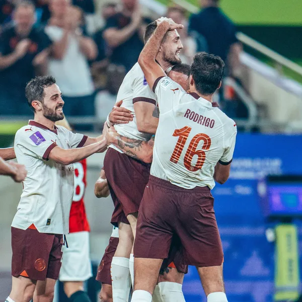 El conjunto inglés y el brasileño jugarán el último partido del torneo.