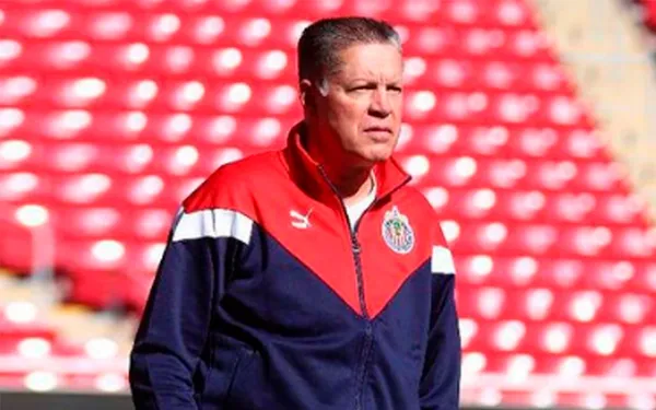 El Cruz Azul habría puesto como transferible a Luis Romo, pero Chivas no lo buscaría.