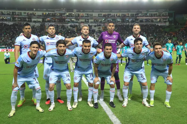 El Cruz Azul sigue en plan grande, por lo que regresaron a la cima