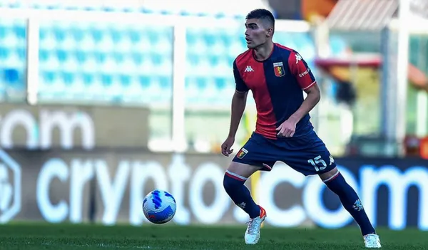 El defensa del Genoa supo que su destino era el viejo continente, y los universitarios lo apoyaron en todo momento para cumplirlo de manera increíble.