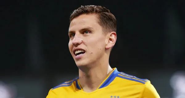 El defensor chileno podría tener problemas con sus compañeros debido a su sueldo y el despido de otros jugadores referentes