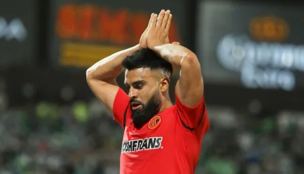 El delantero argentino ya no es más jugador escarlata