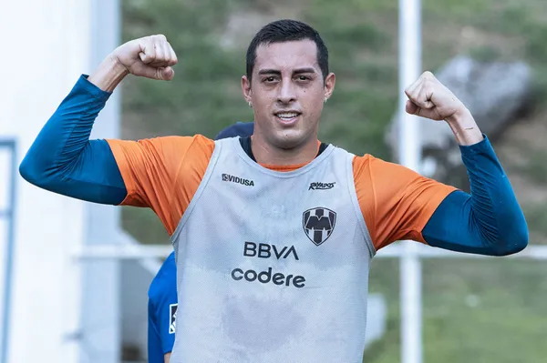 El delantero de los Rayados de Monterrey aún no ha podido regresar a las canchas luego de su lesión el 5 de marzo