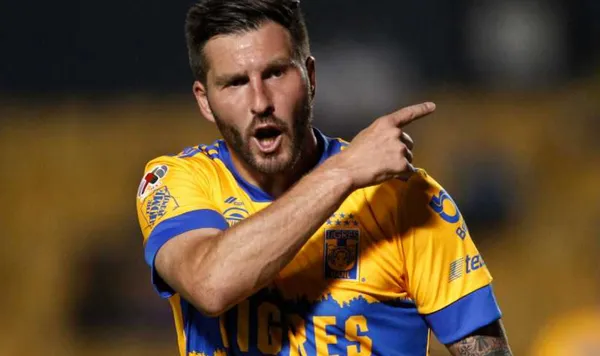 El delantero de los Tigres coquetea para que lo firmen