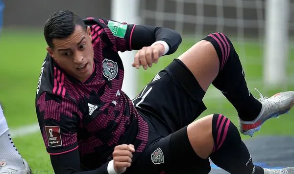 El delantero de Rayados de Monterrey tuvo un episodio donde habló mal del país