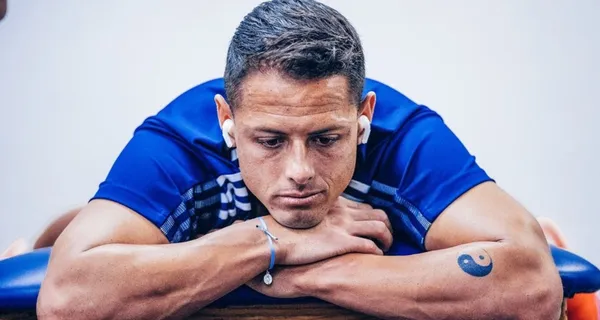 El delantero del LA Galaxy fue captado con su nueva conquista en sus vacaciones antes del inicio de la MLS