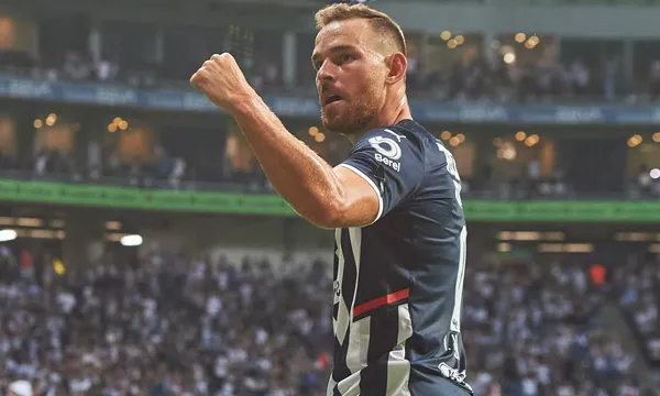 El delantero holandés deja al Monterrey de manera sorpresiva tras su convocatoria a la selección de Países Bajos