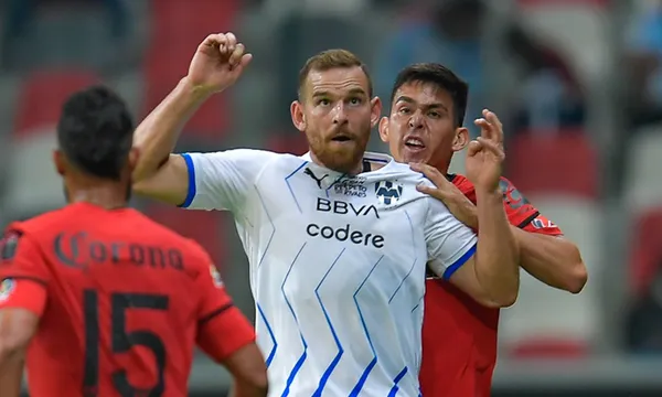 El delantero holandés podría vivir sus últimos partidos en el Monterrey