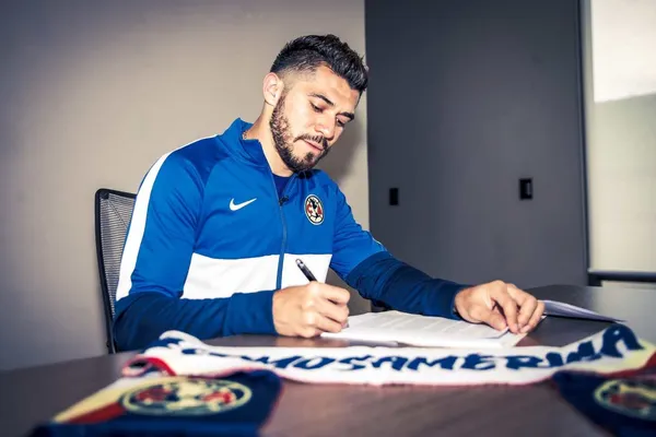 El delantero mexicano Henry Martín renovó con el América y pasaría a tener un gran salario.