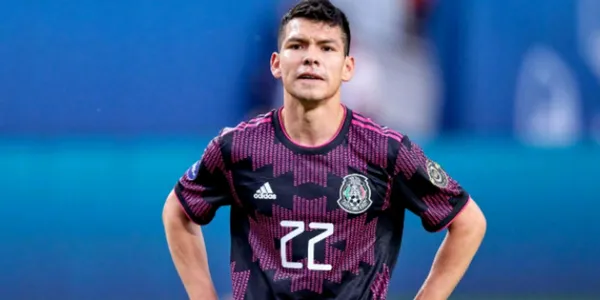 El delantero mexicano Hirving Lozano podría dejar Napoli tras la virtual llegada de Tajon Buchanan. Otro club le ofrece 15 millones de euros