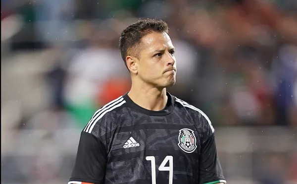 El delantero mexicano Javier Hernández ahora que no es considerado en la Selección, promociona a otro mexicano en sus redes sociales.