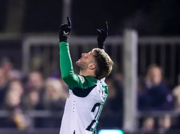 El delantero mexicano se hizo presente en el partido de este miércoles ante el Rijnsnburgse Boys