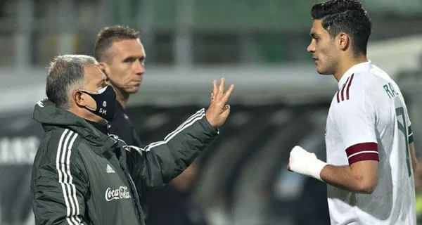 El delantero mexicano se perdería los tres encuentros de las eliminatorias de la Concacaf aun cuando se esperaba estuviera ante Costa Rica