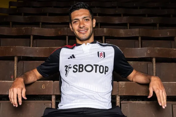 El delantero mexicano tendrá que brillar en éste compromiso.