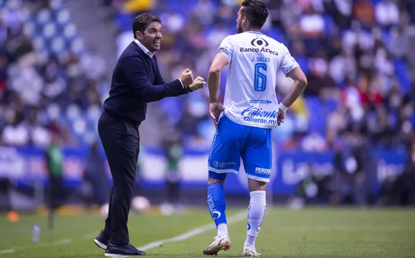 El DT del Puebla explotó tras el gol de Rogério de Oliveira.