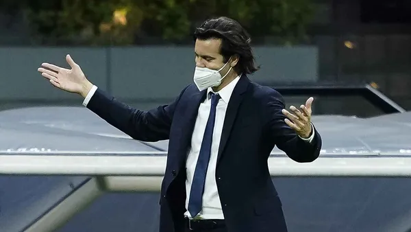 El entrenador argentino asegura que los silbantes no juzgan al América de manera correcta.