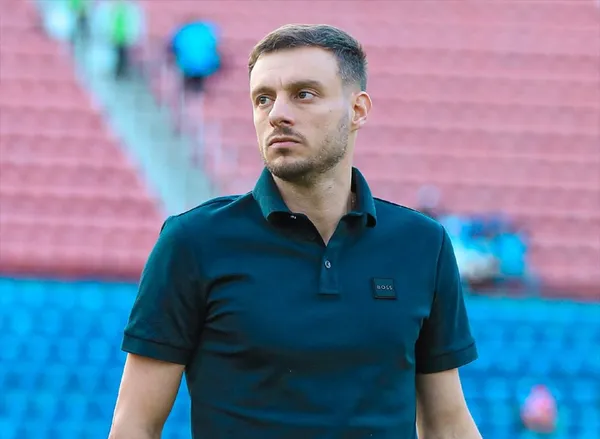 El entrenador argentino tiene una cláusula en su contrato que estipula que si llega una oferta del extranjero podría dejar a la Máquina