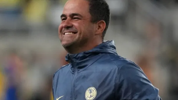 El entrenador brasileño habló en rueda de prensa luego de eliminar a la máquina en las semifinales