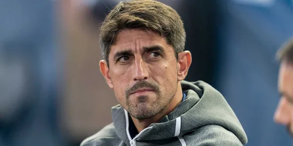 El entrenador de Chivas se lava las manos y exhibe al culpable del empate entre Chivas y San Luis