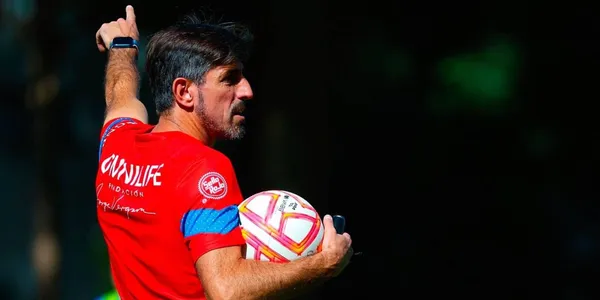 El entrenador de Chivas, Veljko Paunovic, podría dejar el rebaño tras una oferta importante de otro equipo
