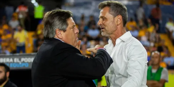 El entrenador de la selección mexicana Diego Cocca ayudó de manera indirecta Chivas en la victoria ante Xolos de Miguel Herrera