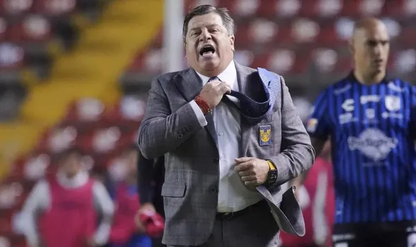 El entrenador de los felinos fue expulsado en el segundo tiempo del encuentro