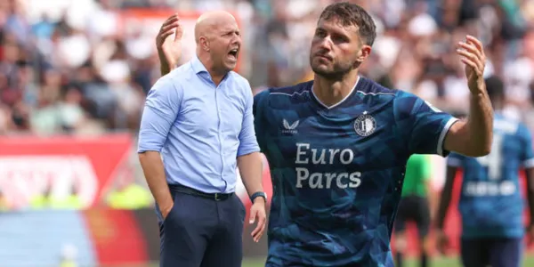El entrenador del Feyenoord, Arne Slot, habló del descontento de Santi Giménez en la Eredivisie