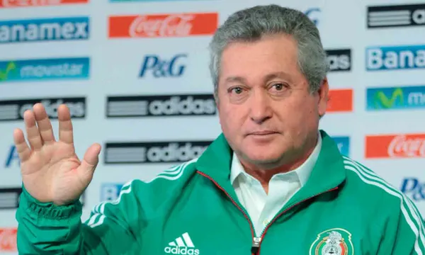 El entrenador del Monterrey llegó a dirigir a México en una etapa muy complicada
