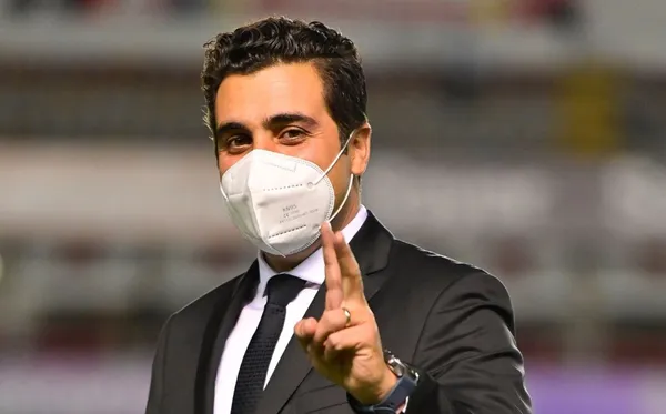 El entrenador interino de Chivas, Marcelo Michel Leaño, tiene intenciones de quedarse y por ello mandaría a traer dos nuevos jugadores para el Rebaño