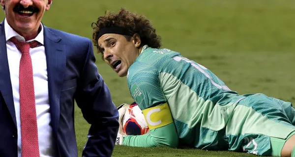 El entrenador tomaría la decisión histórica de mandarlo a la banca de suplentes.