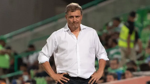 El entrenador uruguayo al fin habló sobre su paso con los cementeros