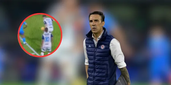 El entrenador uruguayo tuvo una postura que no cayó bien entre los seguidores cruzazulinos