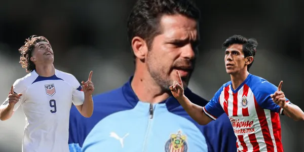 El entrenador ya eligió entre sus dos centro delanteros.