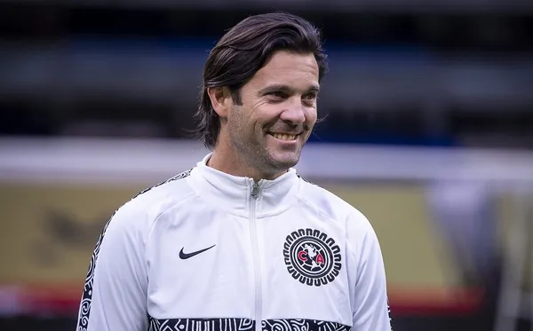 El equipo anda en busca de refuerzos tras las bajas que han tenido, de acuerdo con algunos aficionados, los refuerzos no llegarían por solicitud de Santiago Solari.