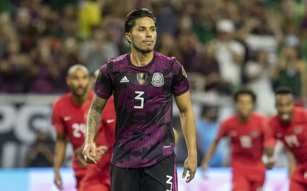 El equipo de Tata Martino clasificó a la final, luego de vencer a un durísimo Canadá, que complicó el partido hasta prácticamente el último instante. Carlos Salcedo tuvo una participación destacada en el encuentro, que casi le cuesta a El Tri su clasificación. Entérate por qué pateó el penal.