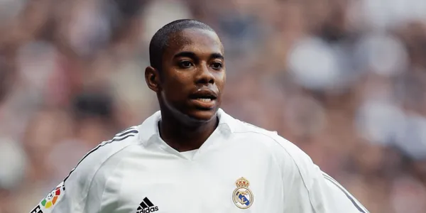 El ex atacante de la Casa Blanca, AC Milan y Santos está quedándose en este lugar.