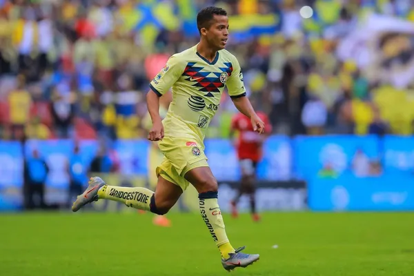 El ex jugador del América regresaría a jugar, pero está lejos de que sea en uno de los equipos de México sin importar las propuestas.