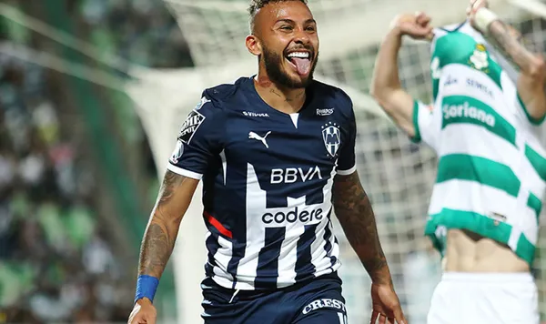 El extremo Duvan Vergara ni pesa ni juega ni marca en Rayados, por eso Javier Aguirre ya tiene al mejor reemplazo