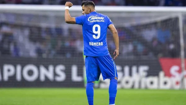 El extremo paraguayo habría decidido su futuro en Cruz Azul luego de que se rumoreaba su salida en diciembre