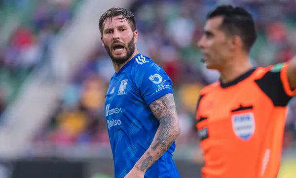 El francés nuevamente se encaró con el cuerpo arbitral y no hubo consecuencias