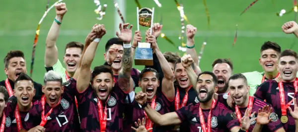 El futbolista del Genk de Bélgica es indiscutible con su equipo y aún así Gerardo Martino prefiere poner a su becado favorito, Jesús Gallardo, como lateral izquierdo