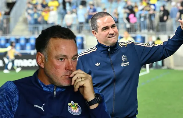 El futbolista mexicano podría ser considerado por parte de los azulcremas en caso de clasificar.