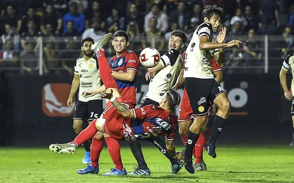 El gol del futbolista mexicano
