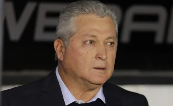 El Guadalajara ha tenido uno de los peores torneos en los últimos años, y la afición pide la salida de Víctor Manuel Vucetich.