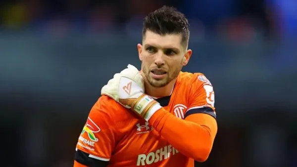 El guardameta brasileño quedó fuera de la alineación de último minuto