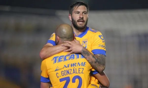 El jugador de Tigres Carlos González se exhibió previo al encuentro ante su ex