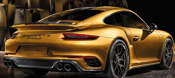 El jugador ha estado en la banca, pero conduce lo mejores coches del equipo