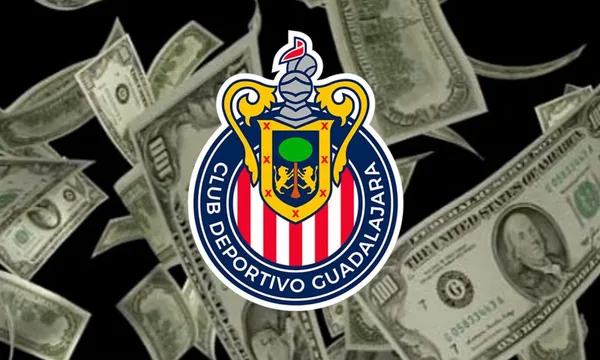 El jugador más millonario que pasó por Chivas es Javier Hernández. Tiene una fortuna de 20 millones.
