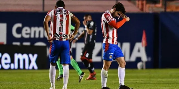 El jugador que fue un fracaso en Chivas que tuvo un incidente con un arma en el vestidor ahora nadie lo quiere